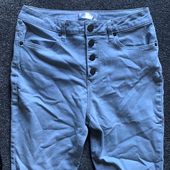 Jeans - Picture 2 of 4